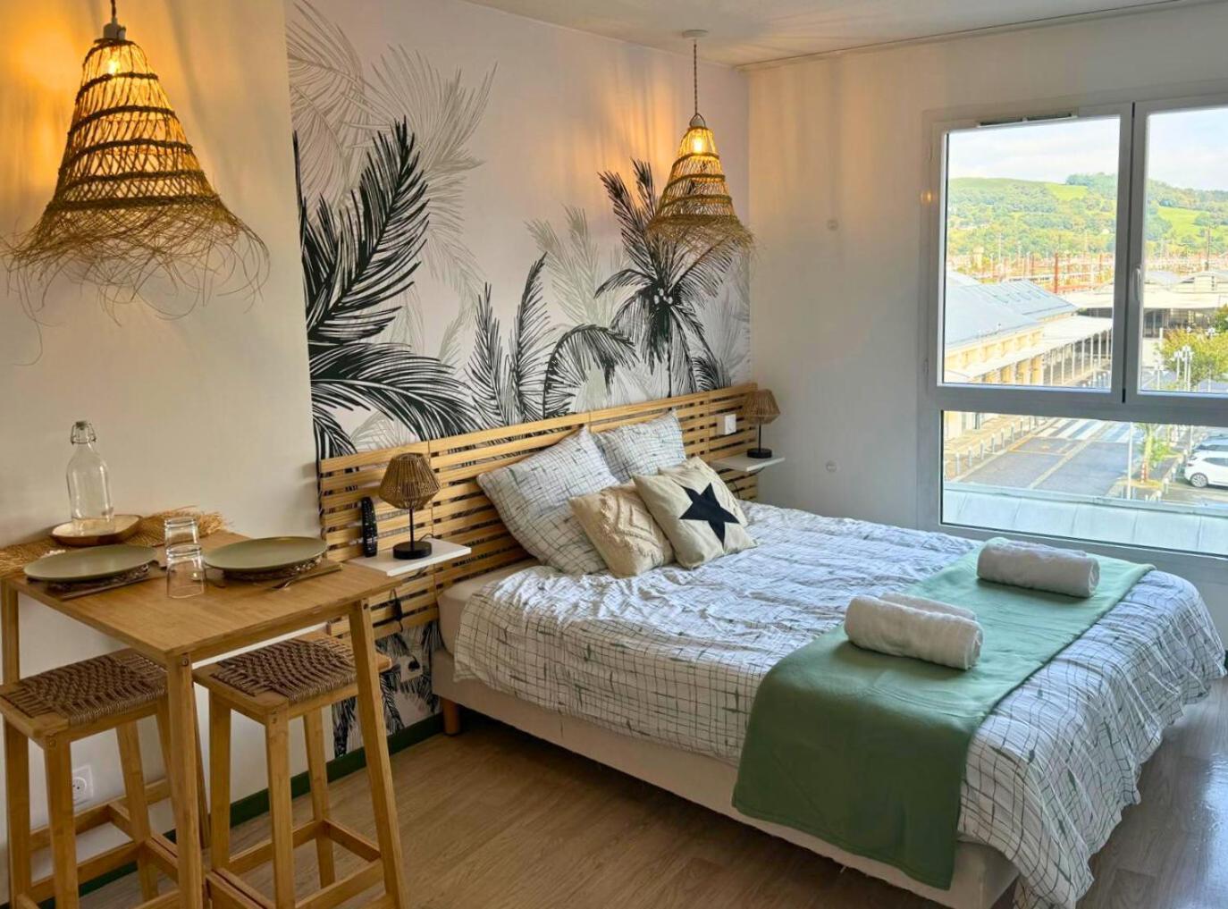 Oasis - Wifi, Clim, Vue, Equipe Apartment Лурд Екстериор снимка